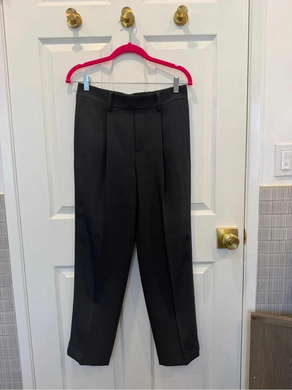 Vince Black Tapered Pull-On Cropped Trousers Size Small - Picture 2 of 2